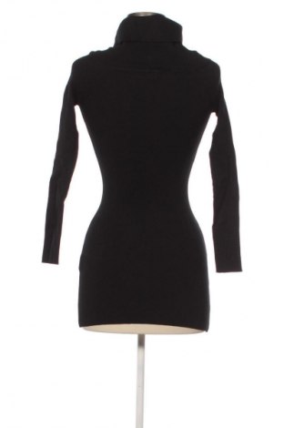 Šaty  Pull&Bear, Velikost S, Barva Černá, Cena  939,00 Kč