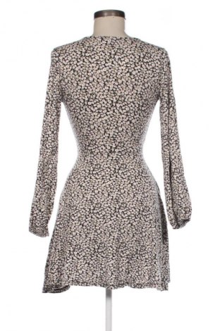 Kleid Pull&Bear, Größe S, Farbe Mehrfarbig, Preis € 19,93