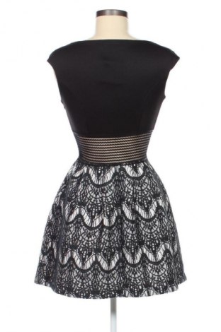 Kleid Rinascimento, Größe S, Farbe Schwarz, Preis € 28,99