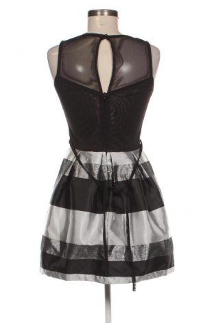 Рокля Rinascimento, Размер S, Цвят Многоцветен, Цена 21,47 €