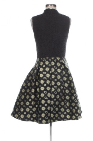 Ruha Silvian Heach, Méret M, Szín Fekete, Ár 9 139 Ft