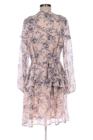 Рокля Target, Размер XL, Цвят Многоцветен, Цена 24,44 €