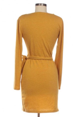 Ruha Unbranded, Méret M, Szín Sárga, Ár 8 237 Ft