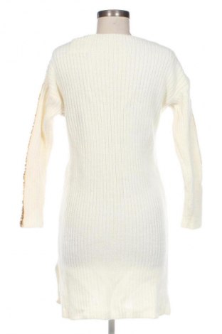 Ruha Unbranded, Méret M, Szín Fehér, Ár 8 240 Ft