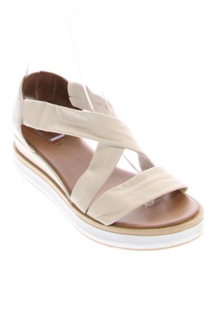 Szandálok Derimod, Méret 40, Szín Ekrü
, Ár 14 679 Ft