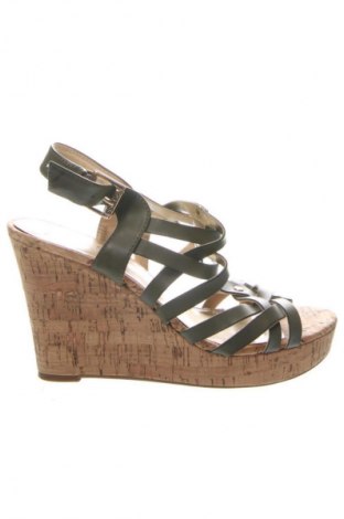 Сандали Guess, Размер 38, Цвят Кафяв, Цена 52,66 €