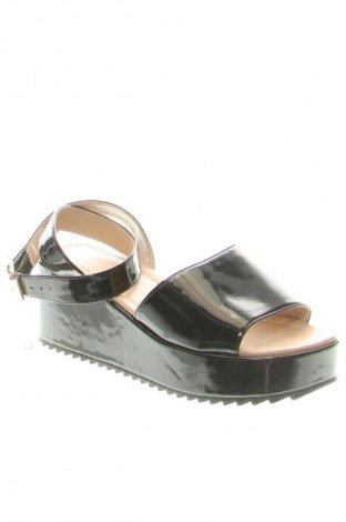 Sandały Tata, Rozmiar 36, Kolor Czarny, Cena 90,99 zł