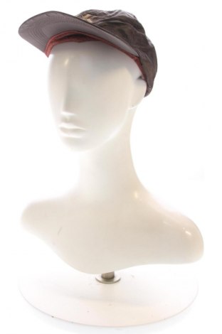 Шапка Calvin Klein Jeans, Цвят Кафяв, Цена 15,75 €