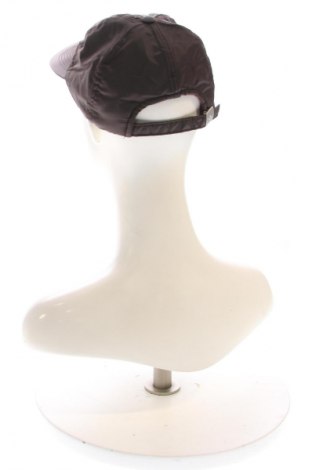 Шапка Calvin Klein Jeans, Цвят Кафяв, Цена 15,75 €