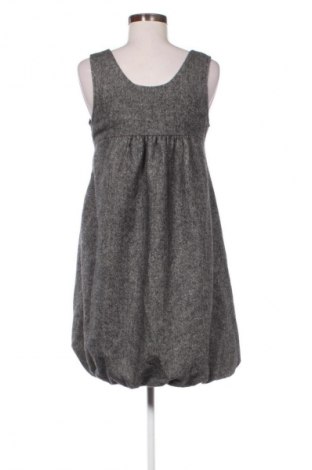 Latzkleid Gina, Größe M, Farbe Grau, Preis 36,45 €