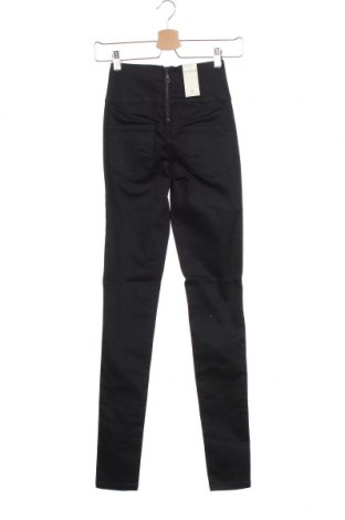 Дамски панталон Pieces, Размер XXS, Цвят Черен, Цена 69,00 лв.
