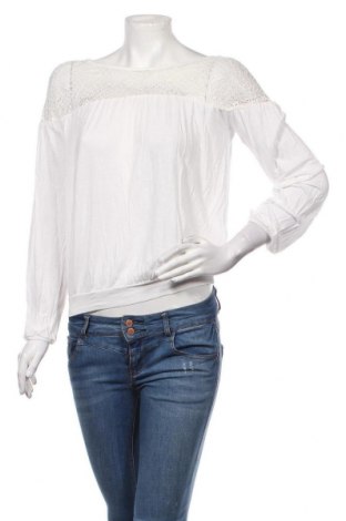 Γυναικεία μπλούζα United Colors Of Benetton, Μέγεθος XS, Χρώμα Λευκό, Βισκόζη, Τιμή 14,11 €