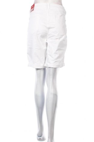Дамски къс панталон S.Oliver, Размер L, Цвят Бял, Цена 19,20 лв.