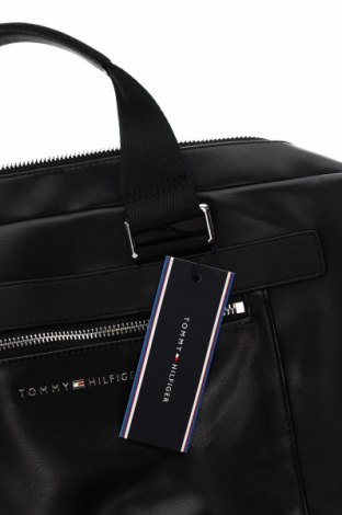 Чанта за лаптоп Tommy Hilfiger, Цвят Черен, Цена 377,00 лв.