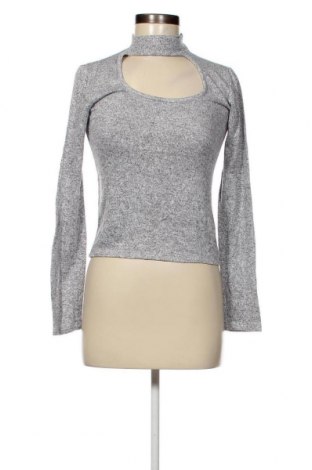 Damen Shirt Bershka, Größe S, Farbe Grau, Preis 3,04 €