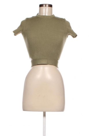 Дамска блуза Bershka, Размер M, Цвят Зелен, Цена 5,89 лв.