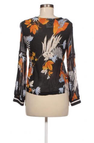 Γυναικεία μπλούζα In Wear, Μέγεθος S, Χρώμα Πολύχρωμο, Τιμή 9,72 €