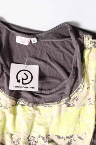 Damen Shirt Laura T., Größe M, Farbe Mehrfarbig, Preis 2,51 €