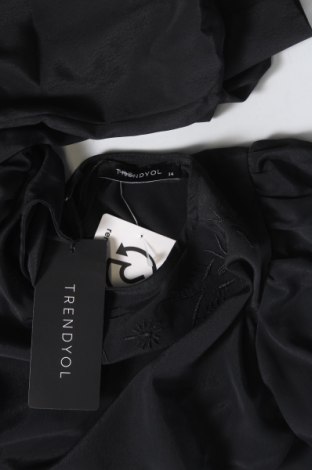 Дамска блуза Trendyol, Размер M, Цвят Черен, Цена 72,00 лв.