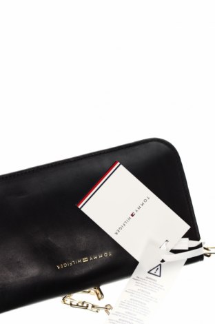 Дамска чанта Tommy Hilfiger, Цвят Черен, Цена 223,00 лв.