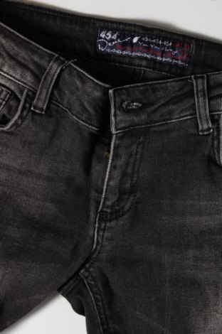 Dámske džínsy , Veľkosť M, Farba Sivá, Cena  3,62 €