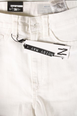 Damen Jeans Noisy May, Größe M, Farbe Weiß, Preis € 8,30