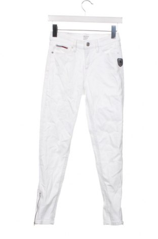 Дамски дънки Tommy Jeans, Размер XS, Цвят Бял, Цена 40,11 лв.