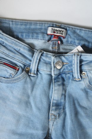 Дамски дънки Tommy Jeans, Размер M, Цвят Син, Цена 191,00 лв.