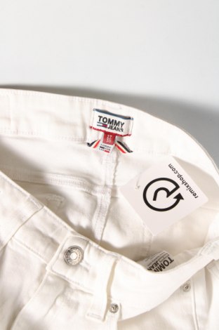 Γυναικείο Τζίν Tommy Jeans, Μέγεθος M, Χρώμα Λευκό, Τιμή 118,14 €