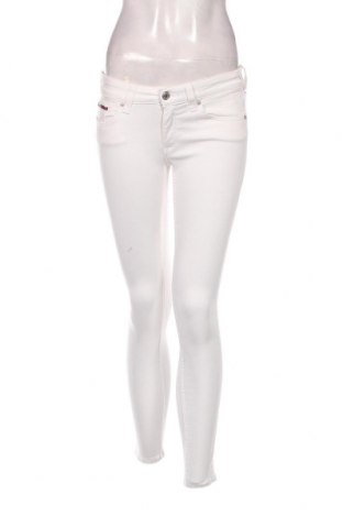 Дамски дънки Tommy Jeans, Размер M, Цвят Бял, Цена 66,85 лв.