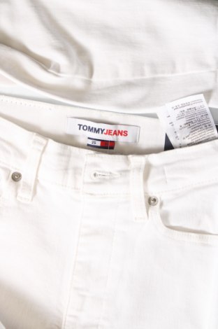 Blugi de femei Tommy Jeans, Mărime XS, Culoare Alb, Preț 628,29 Lei