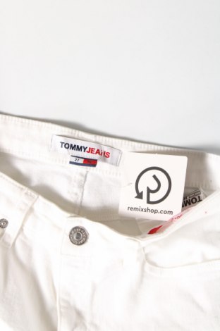 Дамски дънки Tommy Jeans, Размер S, Цвят Бял, Цена 47,75 лв.