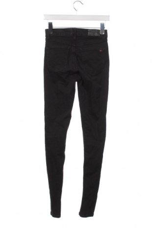 Дамски дънки Tommy Jeans, Размер XS, Цвят Черен, Цена 57,30 лв.