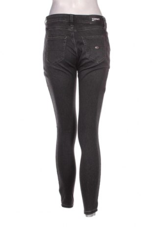 Дамски дънки Tommy Jeans, Размер M, Цвят Сив, Цена 57,30 лв.