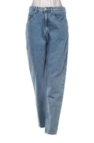 Дамски дънки Tommy Jeans, Размер M, Цвят Син, Цена 57,05 лв.