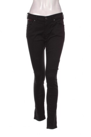 Дамски дънки Tommy Jeans, Размер L, Цвят Черен, Цена 66,85 лв.
