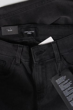 Damskie jeansy Vero Moda, Rozmiar S, Kolor Czarny, Cena 52,56 zł