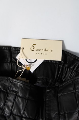 Dámské krátké kožené kalhoty  Escandelle, Velikost L, Barva Černá, Cena  209,00 Kč