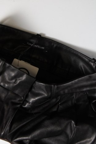 Дамски къс кожен панталон Flavio Castellani, Размер M, Цвят Черен, Цена 10,54 лв.