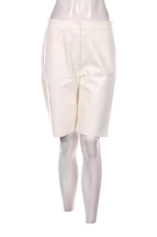 Дамски къс кожен панталон NA-KD, Размер M, Цвят Бял, Цена 36,00 лв.