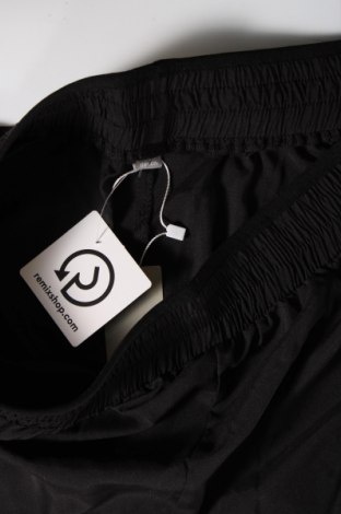 Дамски къс панталон Bench, Размер L, Цвят Черен, Цена 12,96 лв.