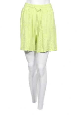 Дамски къс панталон Bgn Workshop, Размер M, Цвят Зелен, Цена 16,56 лв.