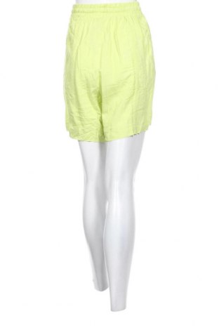 Дамски къс панталон Bgn Workshop, Размер M, Цвят Зелен, Цена 12,96 лв.