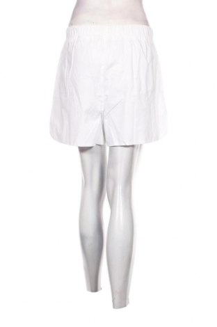 Дамски къс панталон Glamorous, Размер S, Цвят Бял, Цена 15,12 лв.
