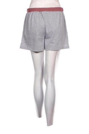 Pantaloni scurți de femei Trendyol, Mărime M, Culoare Gri, Preț 236,84 Lei