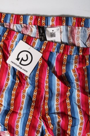 Дамски къс панталон Undiz, Размер XL, Цвят Многоцветен, Цена 14,40 лв.