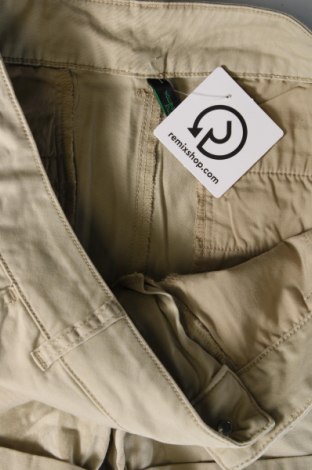 Pantaloni scurți de femei United Colors Of Benetton, Mărime L, Culoare Bej, Preț 25,51 Lei