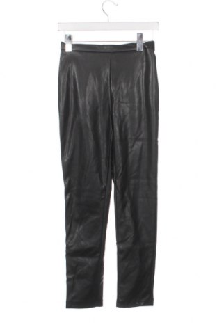 Γυναικείο παντελόνι δερμάτινο NA-KD, Μέγεθος XS, Χρώμα Μαύρο, Τιμή 7,18 €