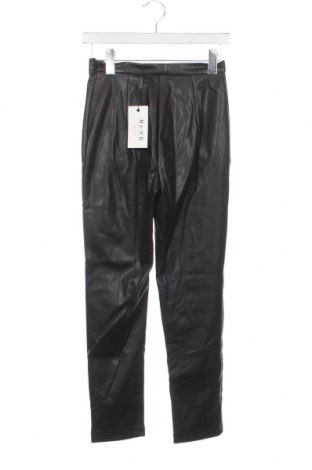 Γυναικείο παντελόνι δερμάτινο NA-KD, Μέγεθος XS, Χρώμα Μαύρο, Τιμή 7,62 €