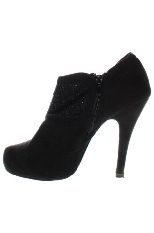 Dámské boty  Mannika, Velikost 37, Barva Černá, Cena  220,00 Kč